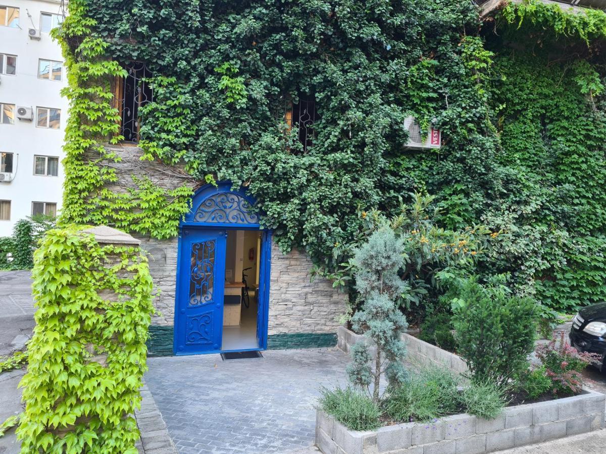 דירות טביליסי Shared Flat In An Artists District Pikris Gora מראה חיצוני תמונה