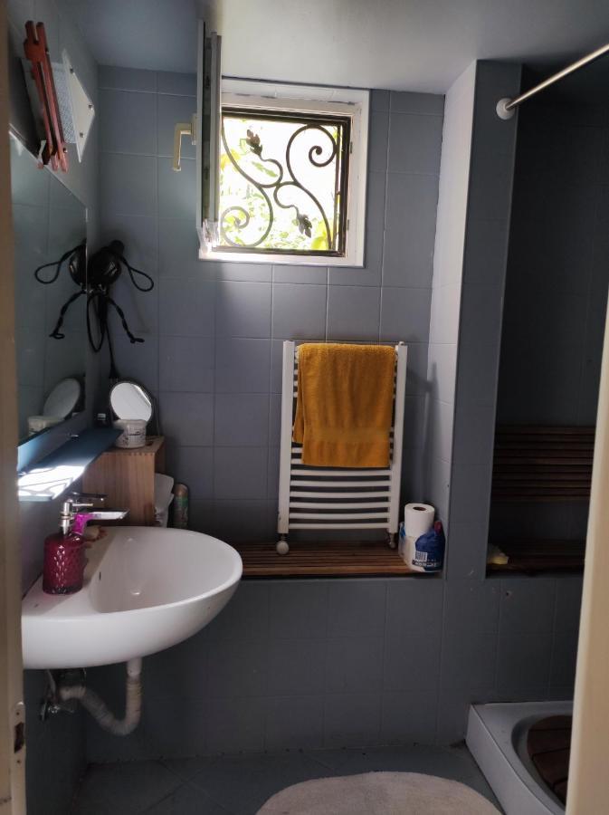 דירות טביליסי Shared Flat In An Artists District Pikris Gora מראה חיצוני תמונה